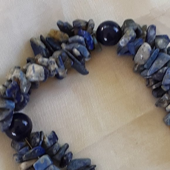 Sodalite Gemstone Chips and Beads Bracelet 3 Strand "T" and Ring Clasp - Picture 4 of 8